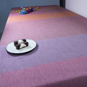 Ubrus K27 do červena, 200x144 cm